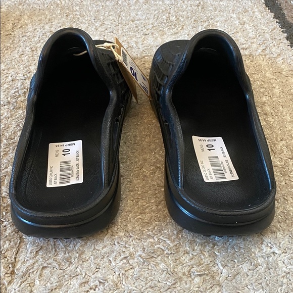 Lusso Cloud Comfortable Black Slip-On Sandals. Men\'s 8/Womens 10 equivalent NWT main image 4